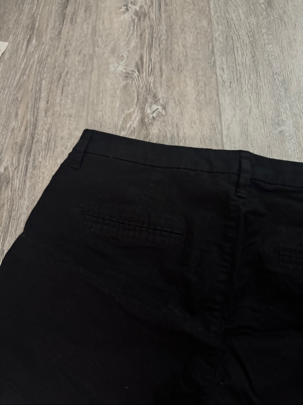 EUC Old Navy Black Women’s Everyday Shorts Size 10 - Picture 5 of 7